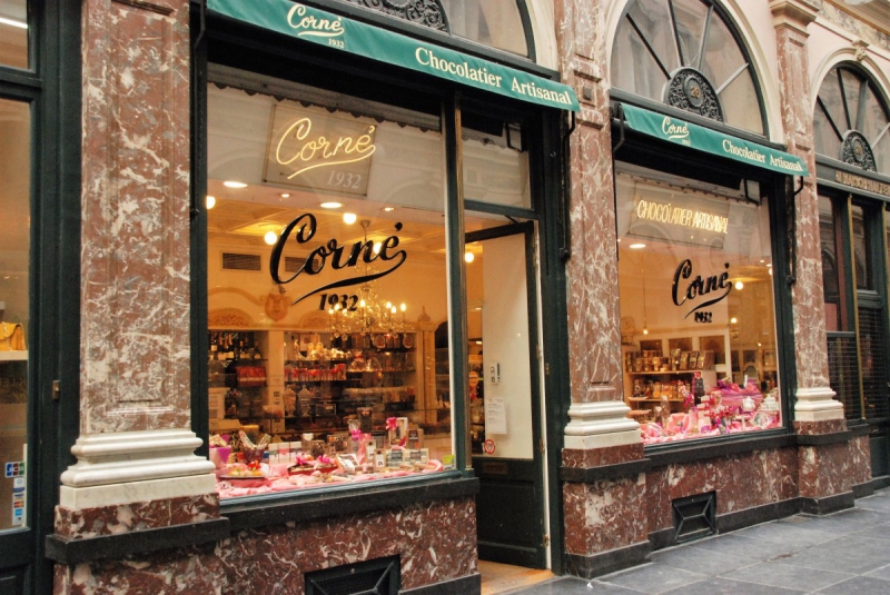 patisserie-MASSOINS-min_chocolate_chocolaterie_shop_luxury_chic_gallery_brussels_belgium-558146